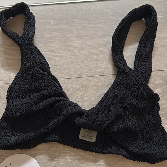 Hunza G Bikini - Picture 2 of 3